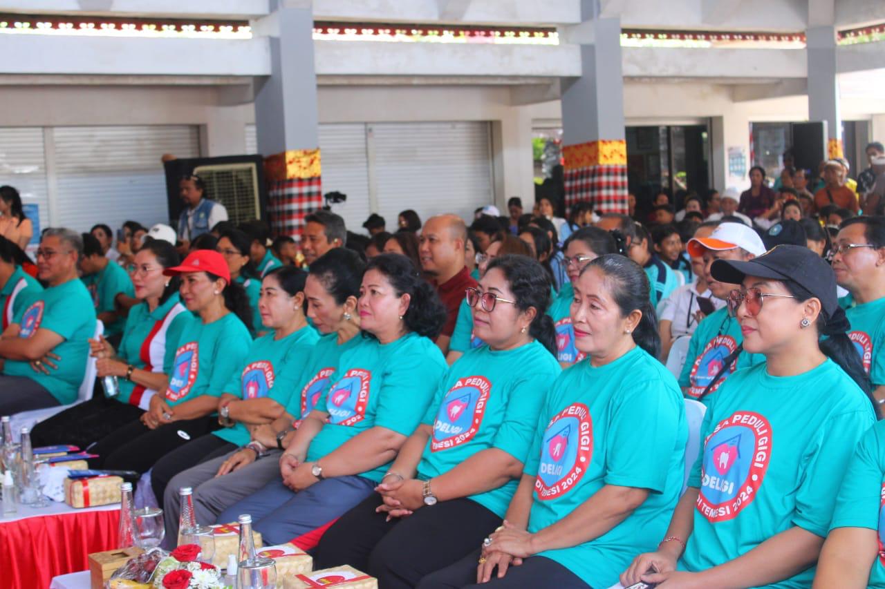 Peresmian Model Desa Binaan "Telajakan Bersemi AKU HATINYA PKK dan Desa Peduli Gigi (Deligi)" Desa Temesi, di Balai Banjar Temesi, Jumat (25/10/2024). (foto/ist)