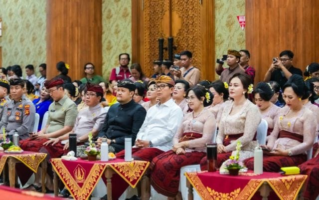 Bupati Adi Arnawa PKB