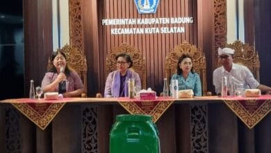 Rasniathi Adi Arnawa Dampingi Suastini Koster Ke Kuta Selatan
