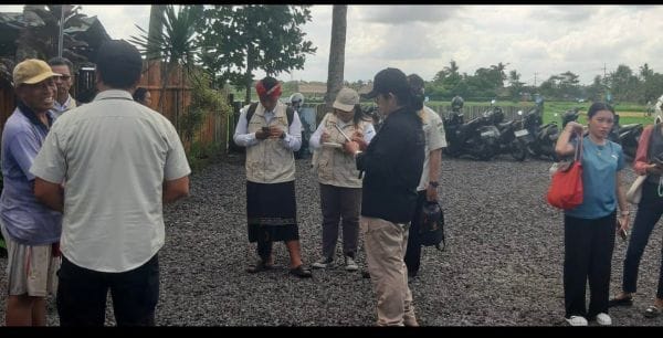 Petugas cek usaha yang tidak mengantongi ijin dan melanggar LSD