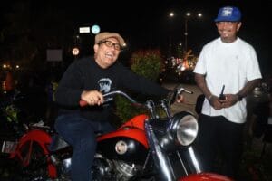 Bupati Sanjaya mencoba salah satu motor yang ikut temu para pemotor