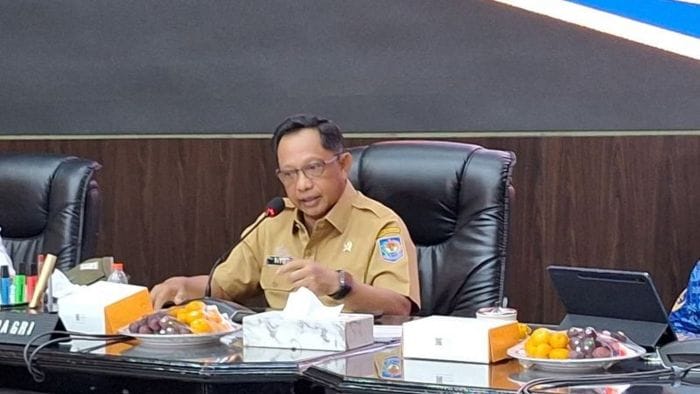 Mendagri Tito Karnavian memberikan arahan saat Rakor Nasional Antisipasi Bencana dan Pengamanan Natal dan Tahun Baru