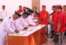 Bupati Sanjaya melantik empat PAW Perbekel di Graha Yadnya Sanjayaning Singasana