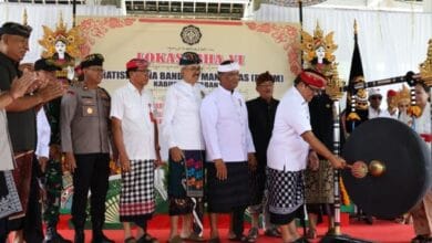 Bupati Tabanan I Komang Gede Sanjaya secara resmi membuka Lokasabha VI Pratisentana Bendesa Manik Mas (PBMM) Kabupaten Tabanan
