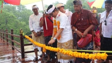 Bupati Wayan Adi Arnawa menghadiri upacara melaspas sekaligus meresmikan Jembatan Suwung Lemo di Kelurahan Tanjung Benoa, Kecamatan Kuta Selatan, Badung