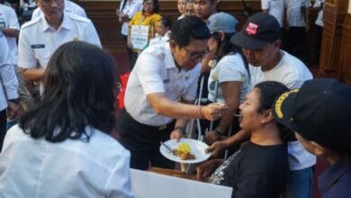 Bupati Wayan Adi Arnawa saat meluncurkan Program Pemberian Bantuan Perlindungan dan Rehabilitas Sosial Bagi Penyandang Disabilitas di Kabupaten Badung