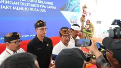 Bupati Wayan Adi Arnawa saat saat menyampaikan masalah penyaluran air bersih di Wilayah Badung Selatan