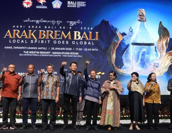 Gubernur Bali Wayan Koster membuka Peringatan Hari Arak Bali ke-6 Tahun 2026 di The Westin Resort, Nusa Dua, Badung