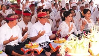 Bupati Sanjaya bersama Wabup Made Dirga dan jajaran mendoakan keselamatan seluruh masuyarakat Tabanan saat cuaca ekstrem sasih kaulu