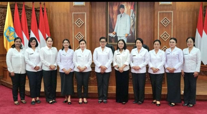Ketua Tim Pembina Posyandu Kabupaten Badung, Nyonya Rasniathi Adi Arnawa, menghadiri Rakor Persiapan Kegiatan Tim Pembina Posyandu Provinsi Bali Tahun 2026. di Gedung Kertha Sabha, Denpasar
