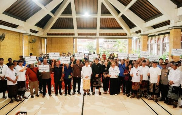 Penyerahan Bantuan Sosial menjelang Hari Raya Keagamaan selama Tahun 2025 tekan angka inflasi daerah Kabupaten Badung