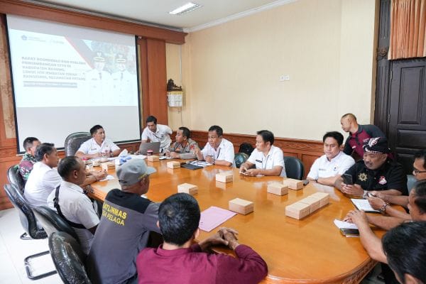 Rapat Koordinasi Pengamanan Tukad Bangkung yang digelar di Kantor Camat Petang