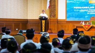 Bupati Wayan Adi Arnawa saat melantik dan mengambil sumpah jabatan 234 pejabat di lingkungan Pemkab Badung