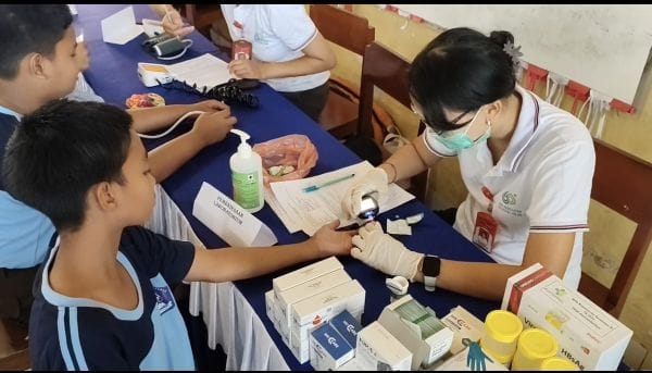 Dinas Kesehatan Tabanan melakukan pemeriksaan gratis bagi anak-anak sekolah