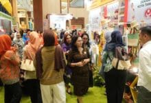 Ketua Dekranasda Badung, Nyonya Rasniathi Adi Arnawa menghadiri pembukaan INACRAFT 2026 di Jakarta International Convention Center