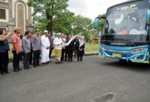 Bupati Badung, I Wayan Adi Arnawa, secara resmi melepas peserta program mudik gratis tahun 2026