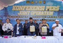 Imigrasi Ngurah Rai bersama jajaran kepolisian dan anggota DPR RI merilis pengungkapan kasus keberadana lab narkotika di Bali