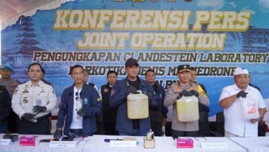 Imigrasi Ngurah Rai bersama jajaran kepolisian dan anggota DPR RI merilis pengungkapan kasus keberadana lab narkotika di Bali