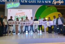 PT. Pegadaian Kantor Wilayah Denpasar menyerahkan berbagai hadiah menarik kepada nasabah