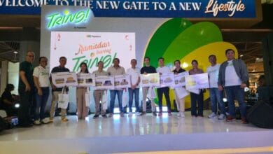 PT. Pegadaian Kantor Wilayah Denpasar menyerahkan berbagai hadiah menarik kepada nasabah