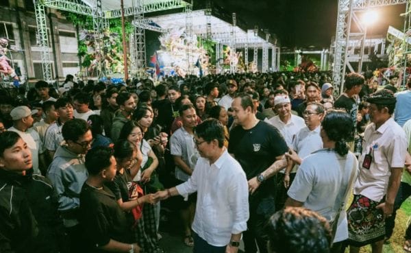 Bupati Adi Arnawa bersama Wabup Bagus Alit Sucipta saat meninjau langsung kesiapan venue sehari sebelum pembukaan rangkaian lomba yang digelar pada 6–8 Maret 2026, di area Balai Budaya Giri Nata Mandala, Puspem Badung