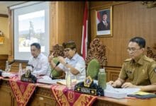 Bupati Wayan Adi Arnawa saat entry meeting BPK atas LKPD Kabupaten Badung TA 2025, di Ruang Pertemuan Kriya Gosana, Puspem Badung