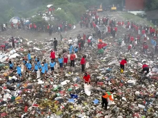 Kegiatan Pencanangan Gerakan Serentak Pilah Sampah dari Rumah (Gertak PiSah Rumah)” yang digelar di TPA Mandung, Desa Sembung Gede, Kecamatan Kerambitan