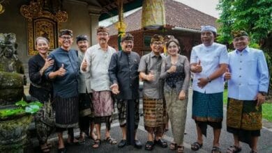 Ketua DPRD Badung I Gusti Anom Gumanti menghadiri prosesi melelet rangkaian upacara pelebon Sawa Pranawa Jero Ketut Siki di Puri Ageng Mengwi