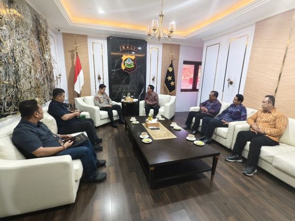 Pansus TRAP DPRD bali saat audiensi dengan Kapolda Bali