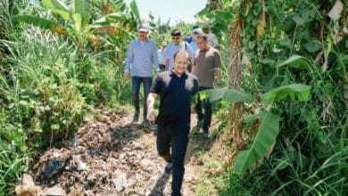 Wabup Bagus Alit Sucipta, meninjau langsung lokasi pengelolaan bahan kompos di kawasan Taman Bung Karno, Desa Penarungan, Kecamatan Mengwi