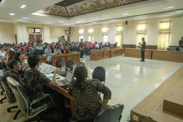 Aktivasi IKD sekaligus sosialisasi piloting digitalisasi bantuan sosial bagi agen pendamping yang dilaksanakan serentak di enam kecamatan