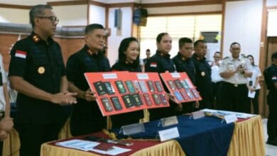 Barang bukti yang disita dari WNA bermasalah yang terjaring Patroli Dharma Dewata Imigrasi Bali