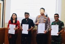 Bawaslu Tabanan menandatangani Perjanjian Kerja Sama dengan Polres Tabanan, Kodim 1619/Tabanan, dan Disdukcapil Tabanan.