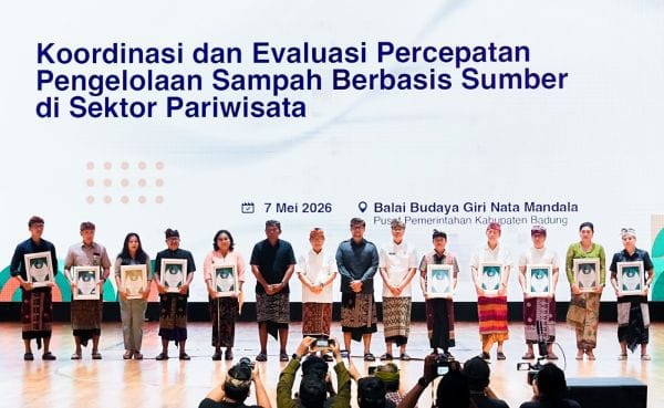Bupati Wayan Adi Arnawa dan Wabup Bagus Alit Sucipta saat hadiri acara Koordinasi dan Evaluasi Percepatan PSBS di Sektor Pariwisata yang berlangsung di Balai Budaya Giri Nata Mandala, Puspem Badung