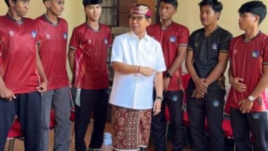 Bupati Wayan Adi Arnawa resmi melepas tim sepak bola PS Badung untuk berlaga dalam kompetisi Liga 4 Nasional di Rumah Jabatan Bupati Badung