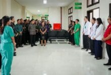 Bupati Wayan Adi Arnawa saat meninjau kesiapan operasional RSUD Giri Asih di Desa Blahkiuh, Kecamatan Abiansemal