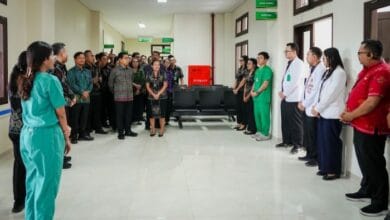 Bupati Wayan Adi Arnawa saat meninjau kesiapan operasional RSUD Giri Asih di Desa Blahkiuh, Kecamatan Abiansemal