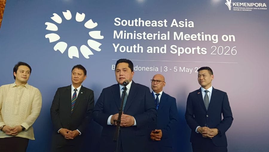 Menpora Erick Thohir memberi penjelasan terkait pelaksanaan Forum Southeast Asia Ministerial Meeting on Youth and Sports 2026 di The Meru Hotel Sanur, pada 3–5 Mei 2026