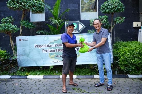 PT Pegadaian Kanwil VII Bali Nusra Salurkan 89 Hewan Kurban