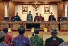 Rapat Paripurna Dewan Perwakilan Rakyat Daerah Provinsi Bali dalam pembahasan Raperda tentang perubahan atas Peraturan Daerah Nomor 1 Tahun 2024 mengenai Pajak dan Retribusi Daerah
