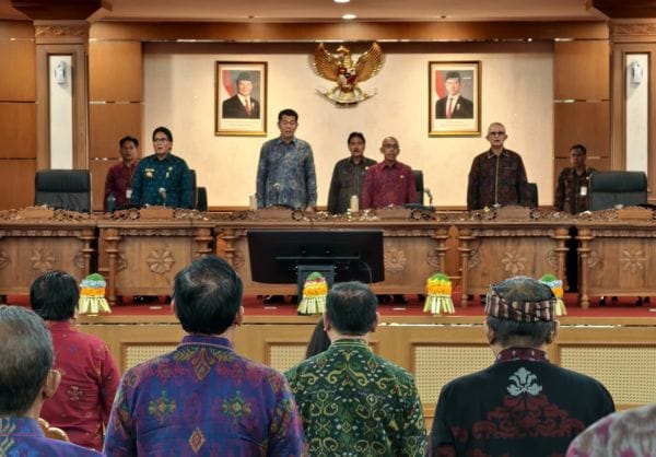 Rapat Paripurna Dewan Perwakilan Rakyat Daerah Provinsi Bali dalam pembahasan Raperda tentang perubahan atas Peraturan Daerah Nomor 1 Tahun 2024 mengenai Pajak dan Retribusi Daerah