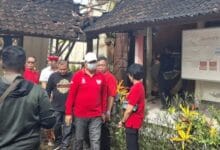 Wabup I Made Dirga saat meninjau SD 3 Sembung Gede, Kerambitan yang ambruk