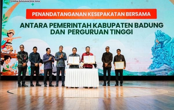 Bupati Wayan Adi Arnawa saat membuka Badung Education Fair 2026 sekaligus meluncurkan Program Beasiswa Nak Badung di Balai Budaya Giri Nata Mandala, Puspem Badung