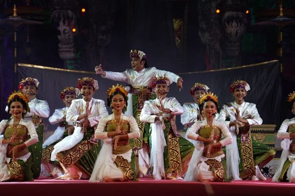 Duta Kabupaten Badung pada Utsawa Gong Kebyar Wanita pukau penonton Pesta Kesenian Bali (PKB) 2026