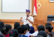 Kepala Dinsos Badung, Drs. I Gde Eka Sudarwitha menjelaskan tentang pelaksanaan uji coba perluasan piloting digitalisasi bansos