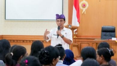Kepala Dinsos Badung, Drs. I Gde Eka Sudarwitha menjelaskan tentang pelaksanaan uji coba perluasan piloting digitalisasi bansos