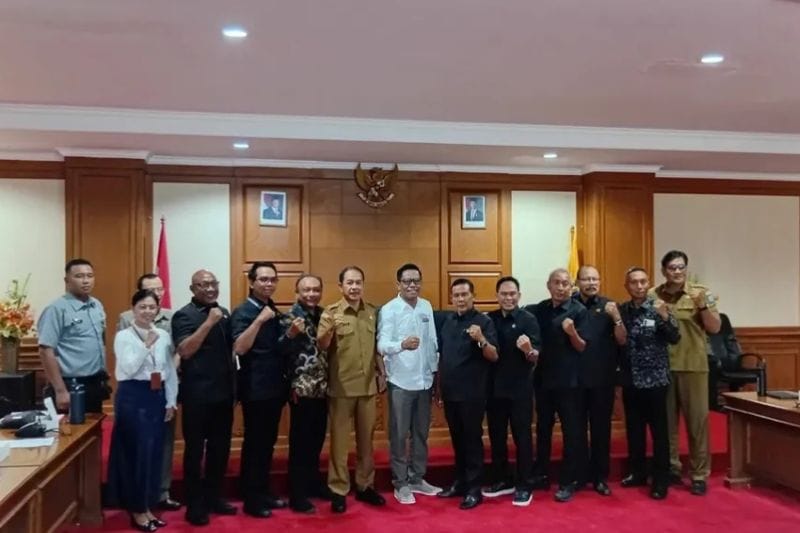 Pansus DPRD Kabupaten Badung yang membahas Rancangan Peraturan Daerah tentang Penyertaan Modal Daerah kepada Perseroan Terbatas Penjaminan Kredit Daerah Bali Mandara