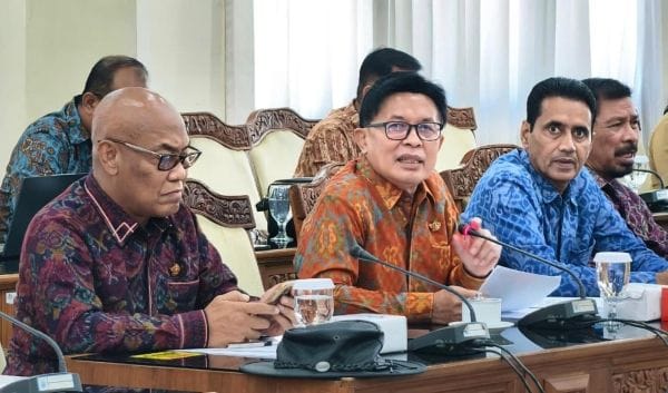 Pansus TRAP DPRD Bali menunda rapat dengar pendapat karena pihak BTID tidak hadir