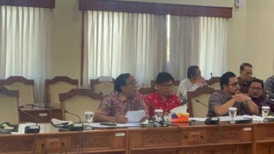Anggota Komisi I DPRD Provinsi Bali I Wayan Tagel Winarta menyoroti soal LPD bermasalah dan penipuan online