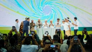 Bupati Adi Arnawa menghadiri peletakan batu pertama (groundbreaking) PSEL Denpasar Raya di kawasan Pelabuhan Benoa, Denpasar